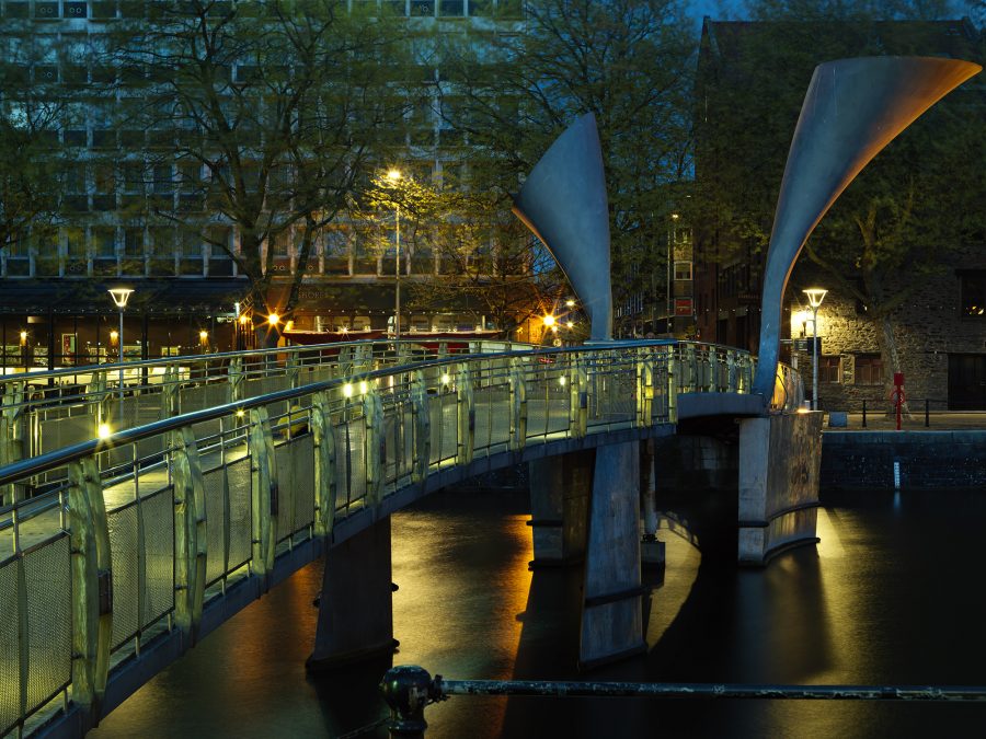 the-birstol-exterior-at-night-with-peros-bridge