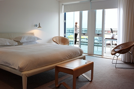 seattle-sea-view-king-bedroom